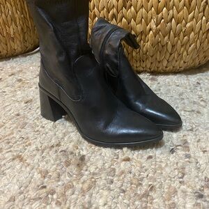 Zara Elegant Black Leather Women's Boots